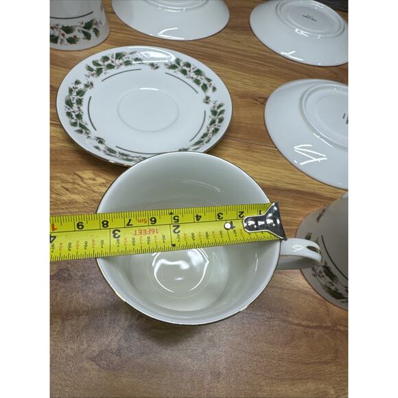 Christmas Holly Fine China Japan Holly Berries Gold Band cup saucer Set of 4 - Picture 10 of 11